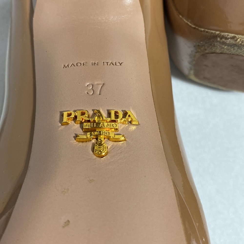 Prada - heels - Picture 4 of 7